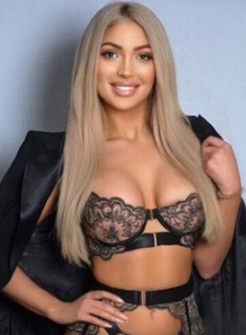Outcall Only blonde Giulia london escort