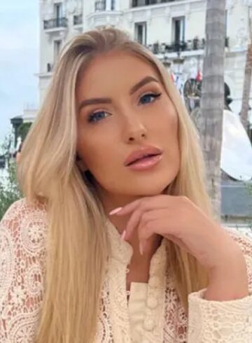 Chelsea busty Sara london escort