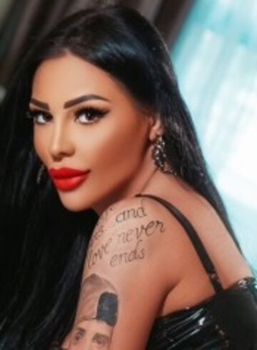 Gloucester Road busty Maya london escort