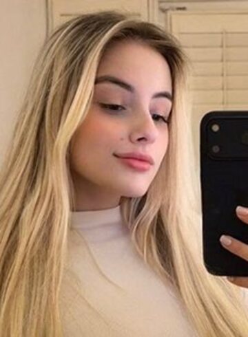 Chelsea party-girl Billa london escort