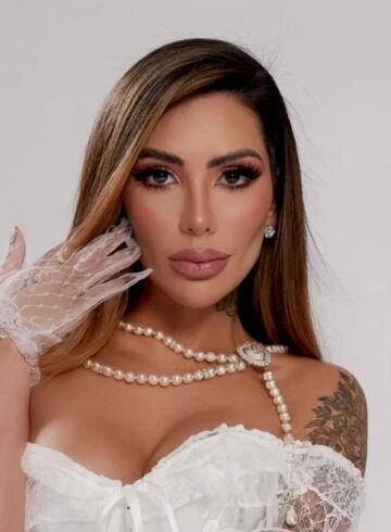 Marble Arch brunette Bia london escort