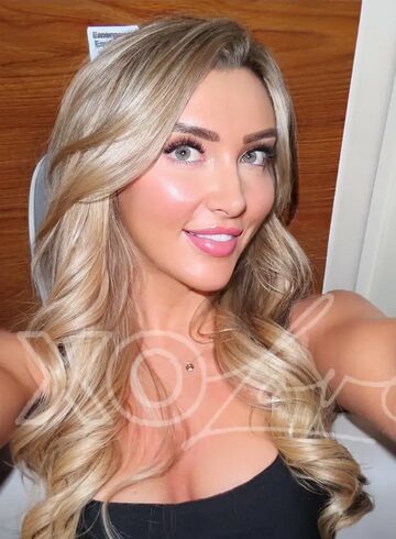 Knightsbridge elite Lily london escort
