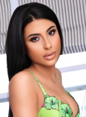 Marble Arch brunette Bianca london escort