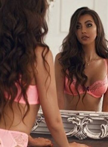 Mayfair 400-to-600 Svetlana london escort
