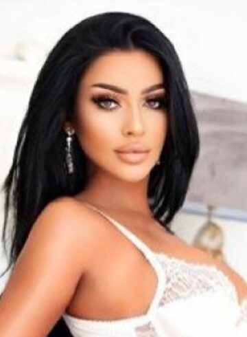 Knightsbridge 300-to-400 Renata london escort