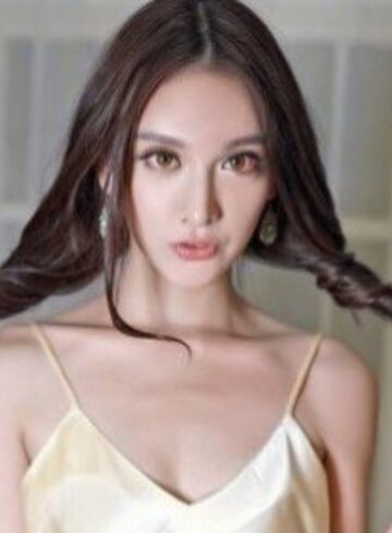 South Kensington brunette Vivian london escort
