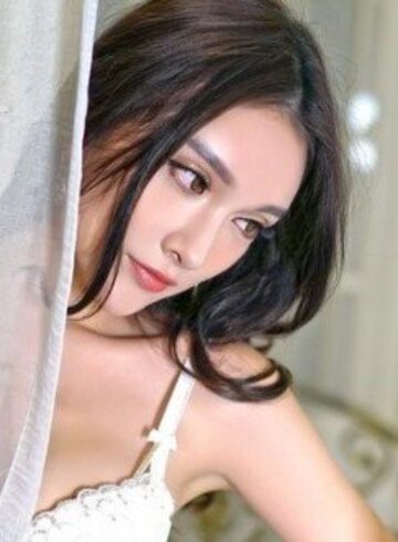 South Kensington brunette Vivian london escort