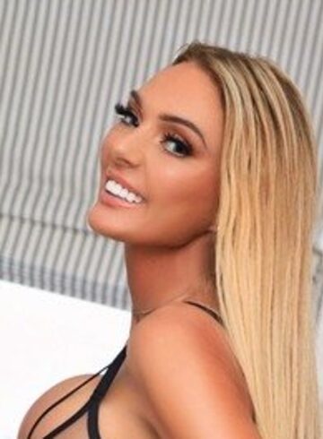 Chelsea petite Stacey Saran london escort