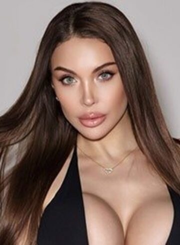 Kensington brunette Melana london escort