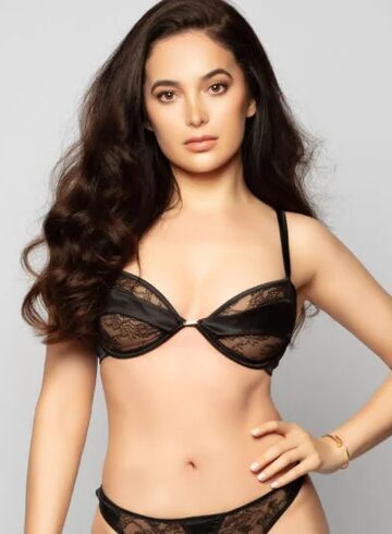 Earls Court party-girl Summer london escort