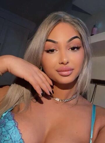 Baker Street blonde Glitter london escort
