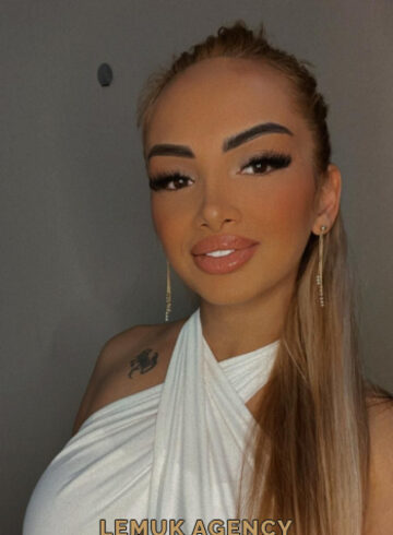 Baker Street blonde Emily london escort