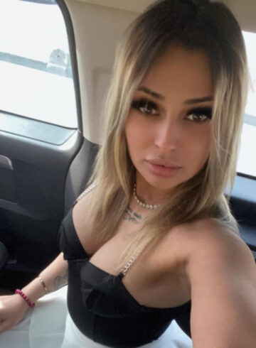 Knightsbridge party-girl Cezara london escort