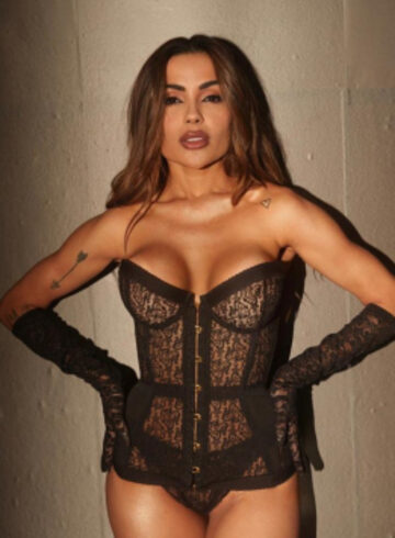 Edgware Road 300-to-400 Amora london escort