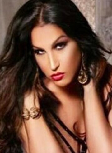 Bayswater brunette Andrea Santos london escort