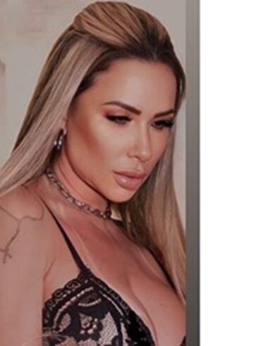 Victoria blonde Lola london escort