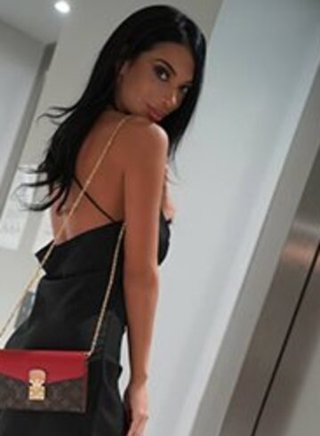 central london 300-to-400 Roberta london escort