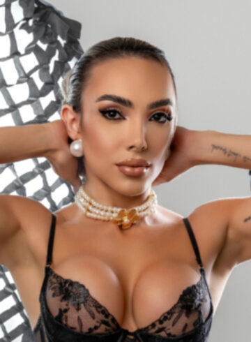 Mayfair blonde Lauren london escort