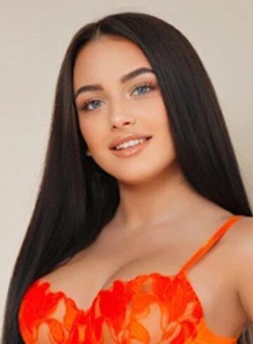 Mayfair brunette Felicity london escort