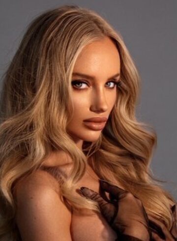 Outcall Only elite Lily london escort