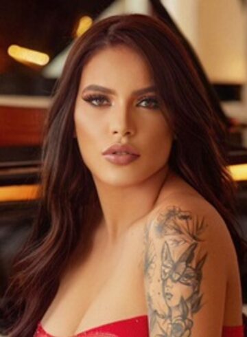 Central London brunette Arvida london escort