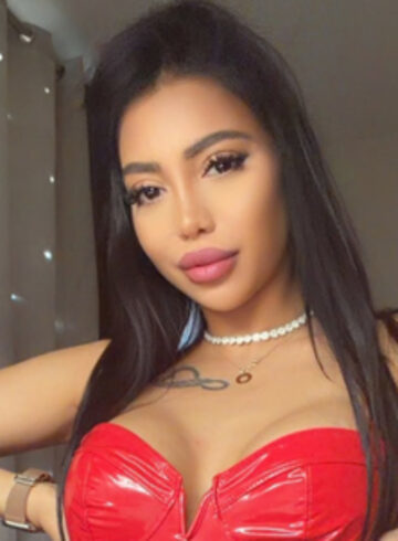 Earls Court brunette Sarah london escort