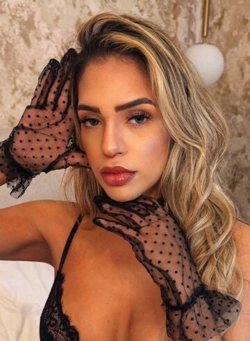Central London party-girl Bamerta london escort