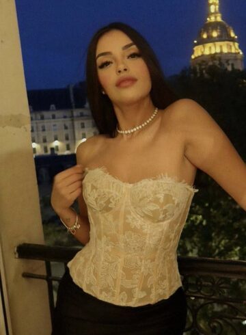 Central London party-girl Dravynea london escort