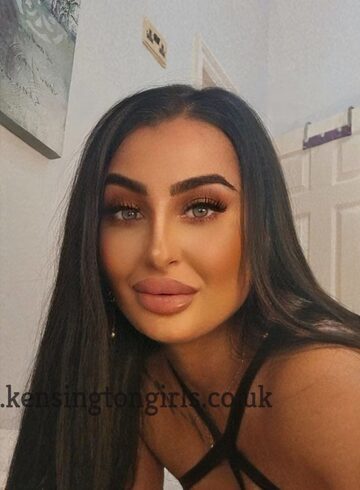 Earls Court pornstar Clarisa london escort
