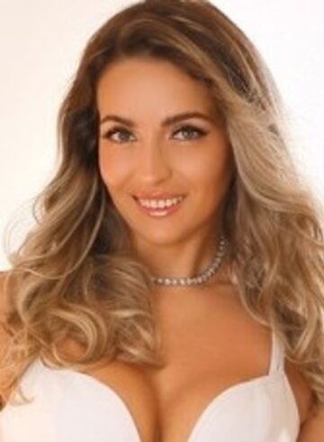 Chelsea blonde Francesca london escort