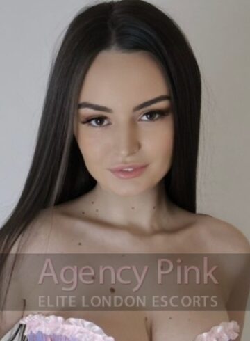 Earls Court party-girl Suzie london escort