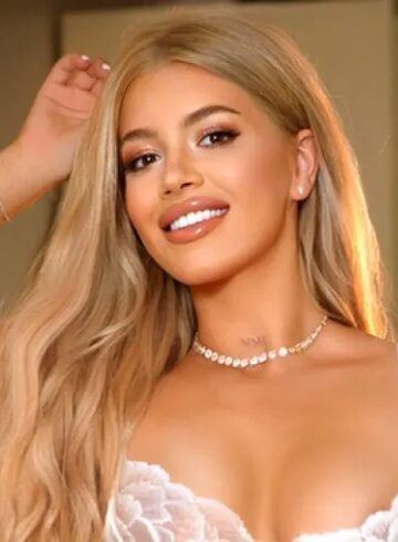 Marylebone party-girl Mira london escort
