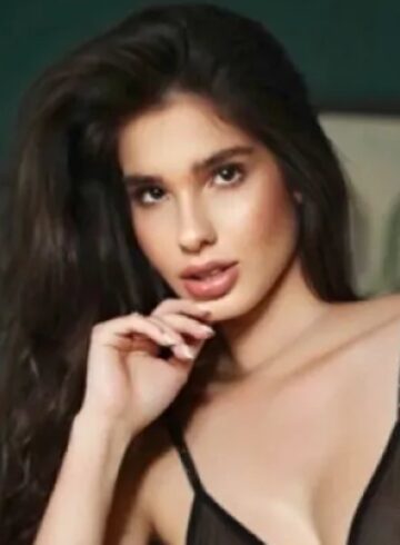 Kensington brunette Bounty london escort