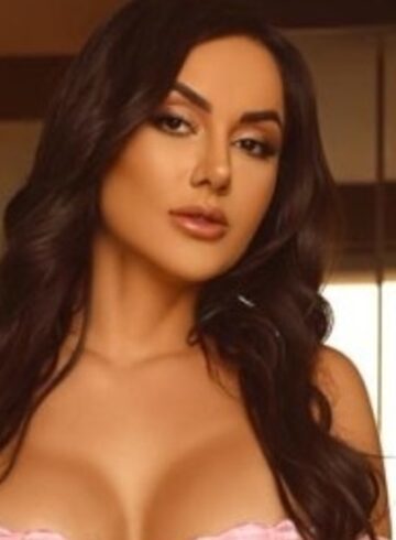Central London brunette Louisa london escort