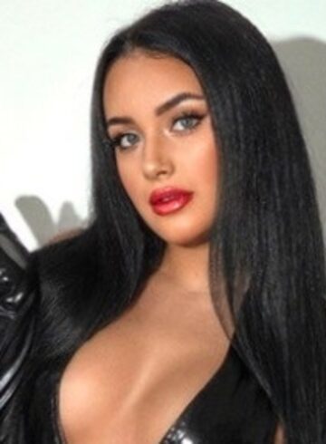 Mayfair party-girl June london escort