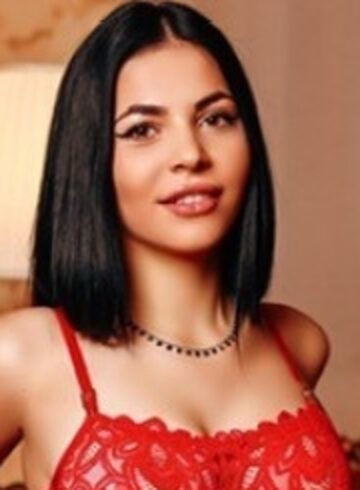 Kensington brunette Ruth london escort