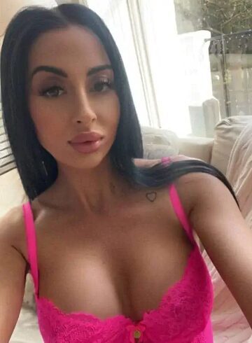 Edgware Road party-girl Anais london escort