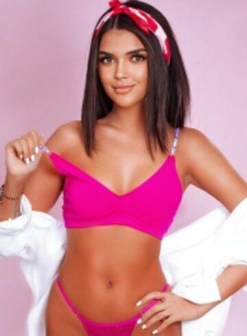Bayswater petite Coco london escort