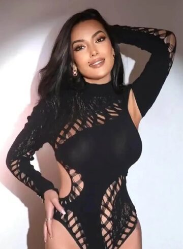 Chelsea brunette Giulia london escort