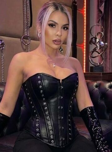 Chelsea party-girl Andrea london escort