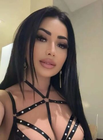 Edgware Road party-girl Raissa london escort