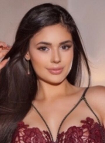 Knightsbridge brunette Lola london escort