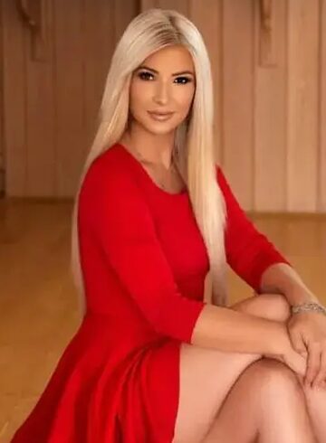 Earls Court party-girl Varlama london escort