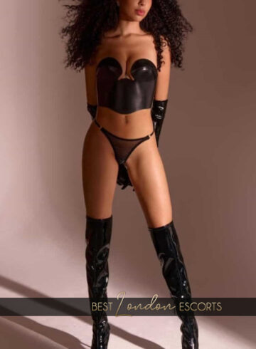 Central London brunette Cobra london escort