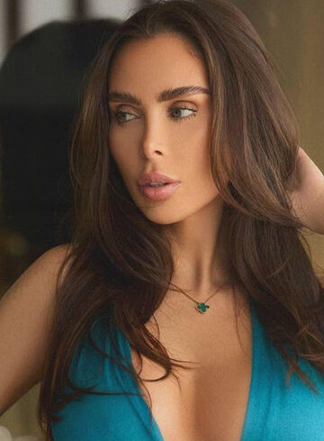 South Kensington brunette Leica london escort