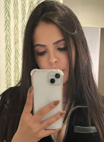 central london brunette Holly london escort