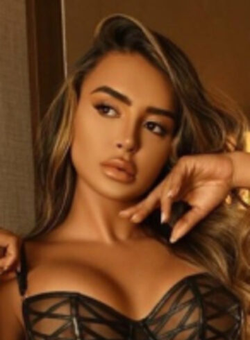 Earls Court blonde Okeana london escort
