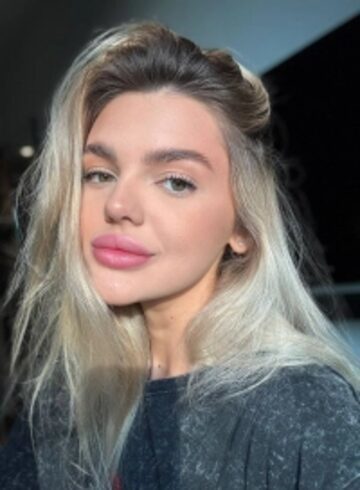 Earls Court elite Michaela london escort