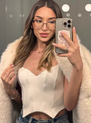 Earls Court party-girl Lena london escort