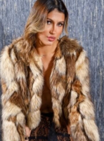 Marylebone party-girl Latifa london escort